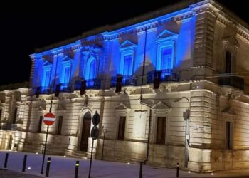 Illuminato di blu ieri il Palazzo Municipale di Canicattini per la Giornata mondiale della consapevolezza dell’Autismo