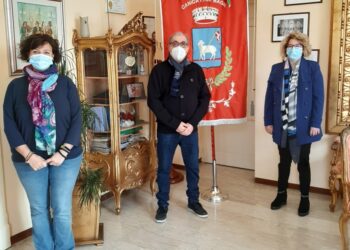 Canicattini Bagni. “Una parrucca in Comune”, firmato il protocollo d’intesa tra il Comune e Mondial Parrucche