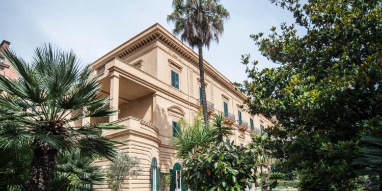 “Accanto agli ultimi”, a Palermo partono le vaccinazioni per i senzatetto