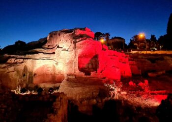 Siracusa. Festa della Regione, la “Tomba di Archimede” si colora di giallo e rosso