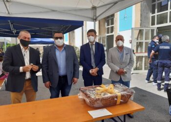 Siracusa. Il Comune di Sortino dona vasetti di miele agli operatori dell’Hub