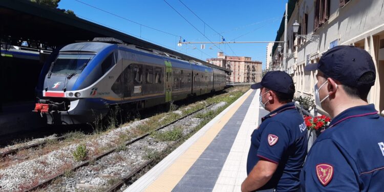 Sicilia. Oltre 3.100 persone controllate nelle stazioni ferroviarie e a bordo dei treni