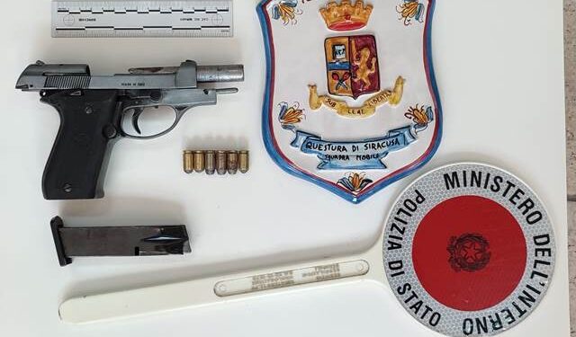 Siracusa. 28enne arrestato dalla Polizia, deteneva illegalmente pistola e cartucce