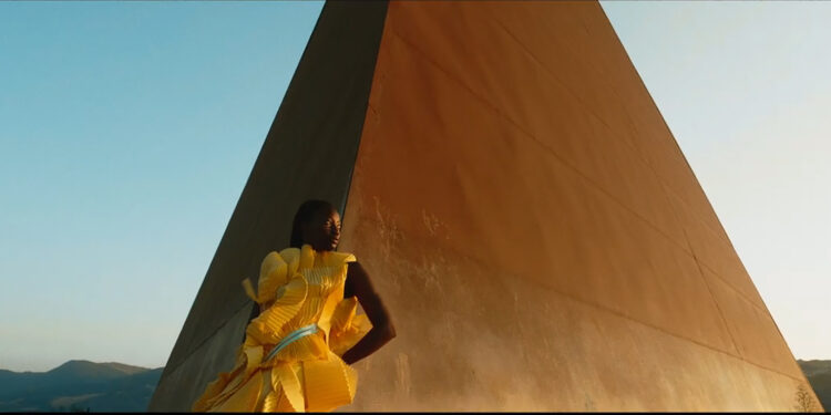 Fiumara d’Arte come location per una clip in collaborazione YKK, multinazionale leader nella moda dal 1934