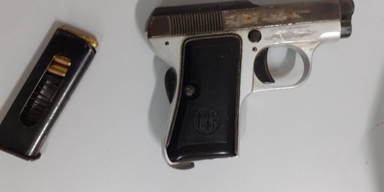 Siracusa. Non si ferma all’alt della Polizia, arrestato per detenzione di arma clandestina e resistenza a pubblico ufficiale