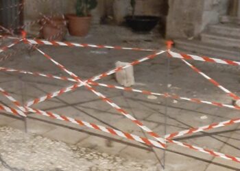 Siracusa. Cede un masso di grandi dimensioni dalla facciata della Chiesa dell’Immacolata