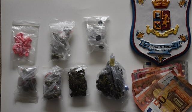 Siracusa. Arrestato in Via Algeri un ventiseienne siracusano