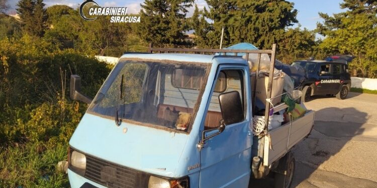 Cassibile. Trasportava rifiuti senza autorizzazione, denunciato un 32enne