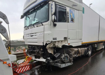 Grave incidente di un camion in tangenziale, rallentamenti e uscite obbligatorie