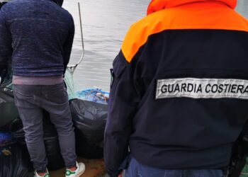 Siracusa. Pesca di frodo al Plemmirio, fermato un natante dalla Guardia Costiera