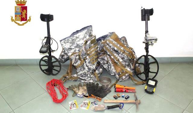 Noto. Denunciati due tombaroli, stavano cercando beni archeologici nel sito di “Eloro”