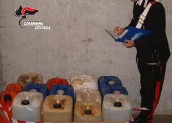 Noto. Tentano di rubare 200 litri di carburante da un’azienda vinicola, sorpresi ed arrestati dai Carabinieri