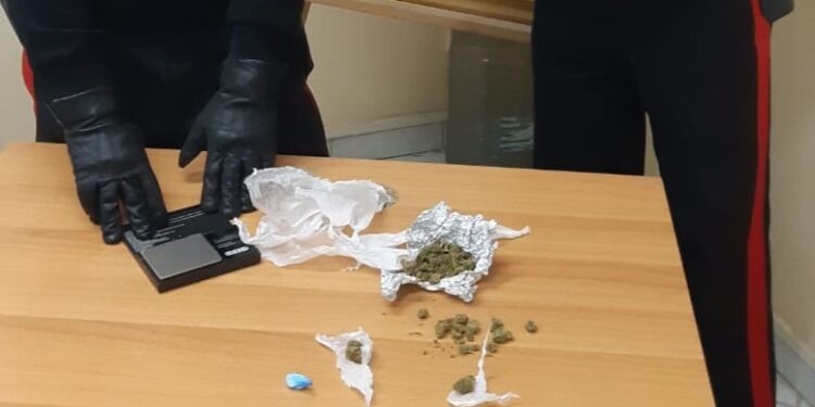 Priolo Gargallo. Nascondeva la droga in casa: arrestato dai Carabinieri