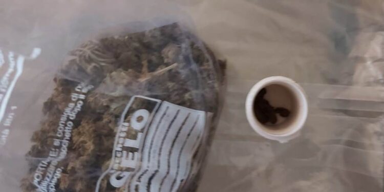 Priolo Gargallo, nascondeva la droga in casa: arrestato un 42enne