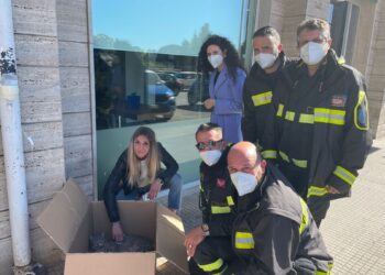 Siracusa. Gatto incastrato sotto un’automobile salvato dai Vigili del Fuoco