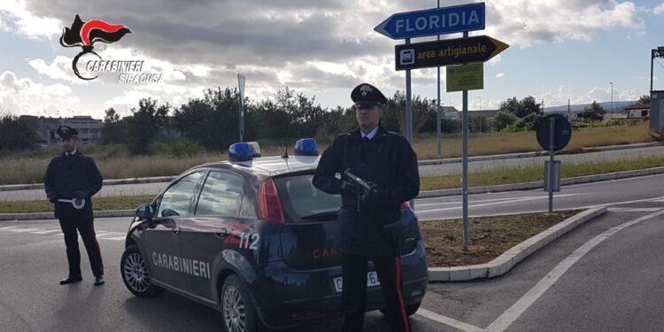 Floridia. Minacce e percosse ai danni della madre, arrestato figlio violento
