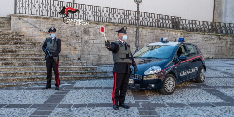 Palazzolo Acreide. Detenzione e coltivazione di stupefacenti, marito e moglie in arresto