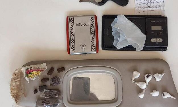 Siracusa. Squadra Mobile in azione, arrestato un presunto pusher e sequestrato stupefacente