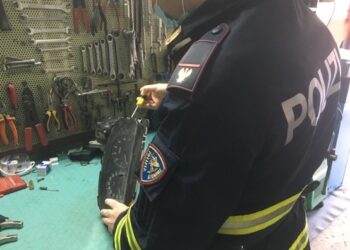 Carlentini, scoperta un’officina abusiva per la riparazione di autovetture