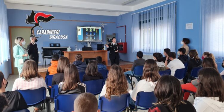 Palazzolo Acreide. I carabinieri incontrano le scuole