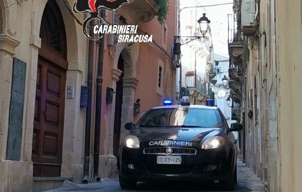 Siracusa. Estorsione, furto, danneggiamento e abbandono di rifiuti: in carcere un 23enne