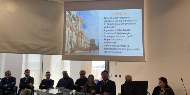 Siracusa. Conferenza stampa di fine anno del Sindaco e la sua Giunta