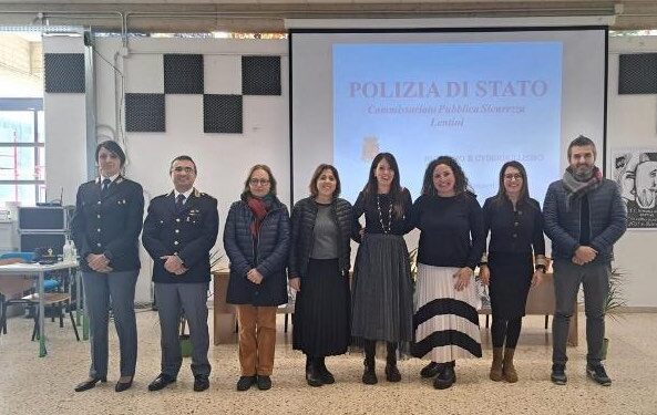 Lentini. Incontro tra Polizia e studenti per contrastare il bullismo e cyberbullismo