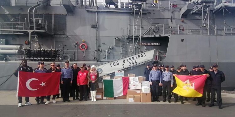 Catania. Consegnati al porto indumenti nuovi donati dalla catena Primark per le popolazioni terremotate di Turchia e Siria