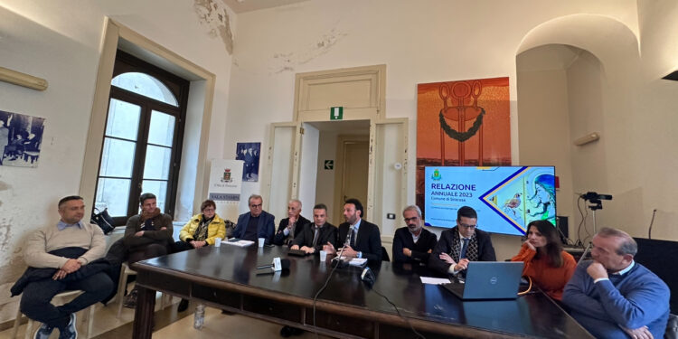 Conferenza stampa di fine anno del sindaco di Siracusa Francesco Italia