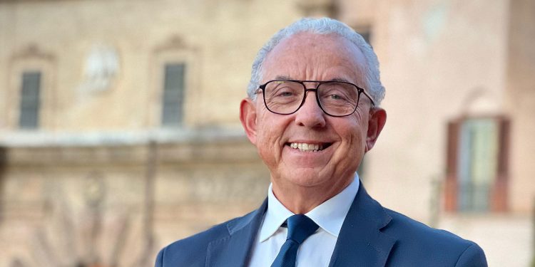 Apertura Scuole in Sicilia, Gilistro (M5S): “Andava posposta in Sicilia. Il prossimo anno si cambi”