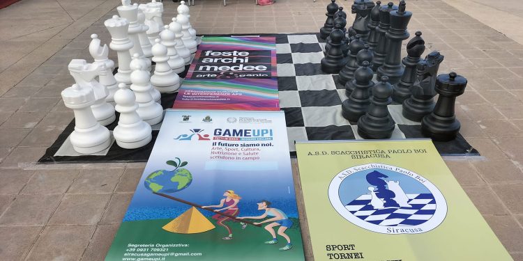 Siracusa, GameUpi presente al G7 con esibizione di scacchi al Talete e apericena con musica in via Logoteta